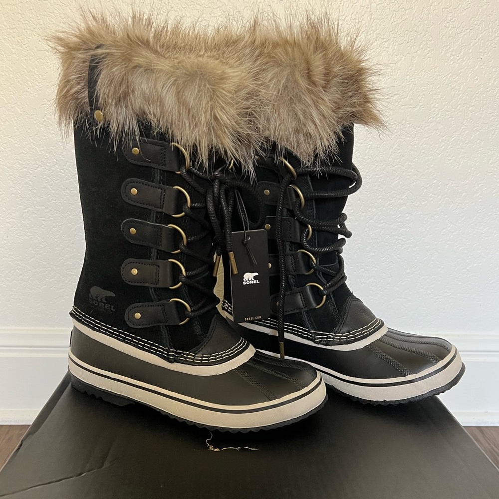 NWT Sorel Joan of Arctic boots, black, size 6
